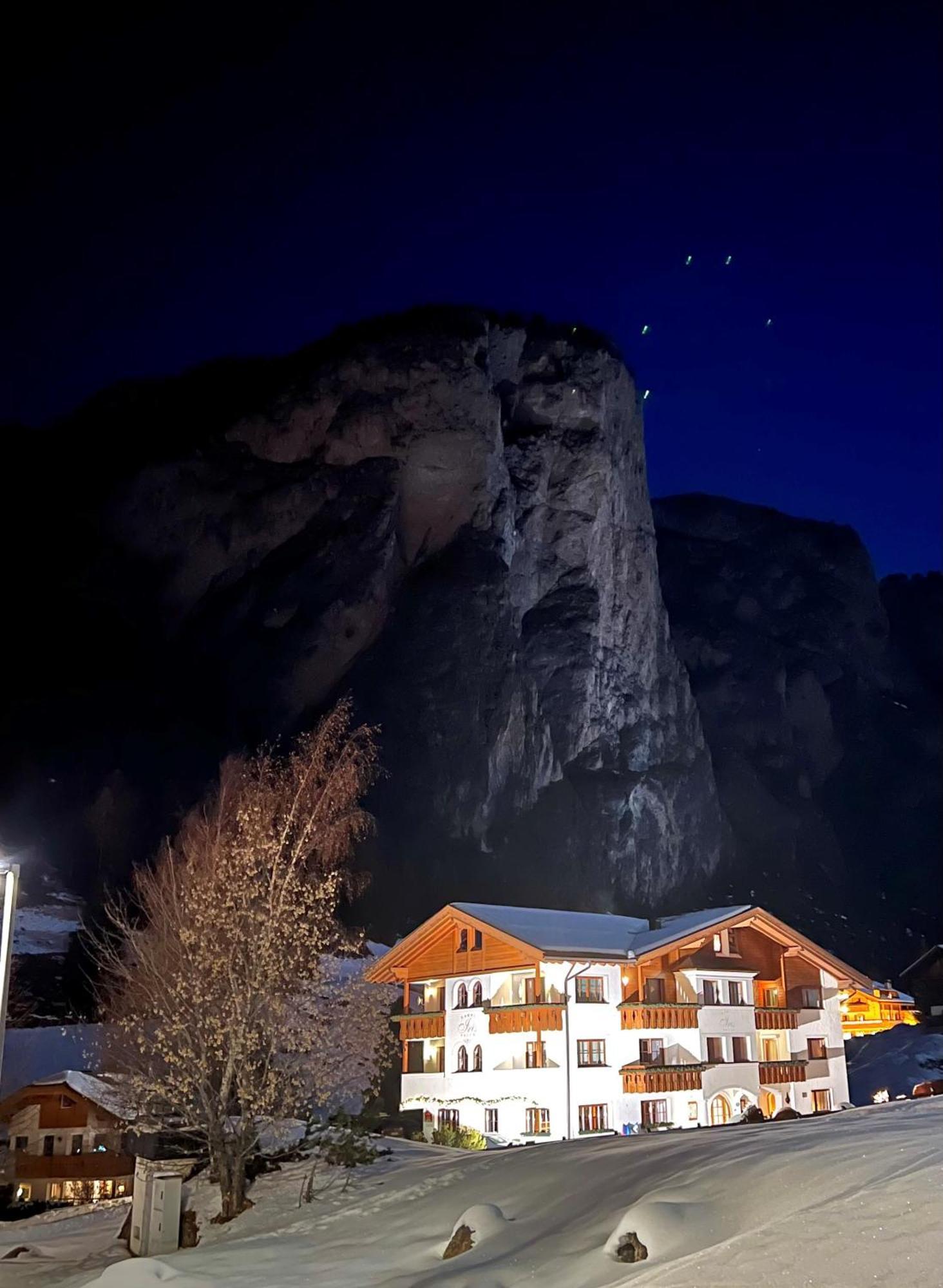 Garni Hotel Iris Wolkenstein in Gröden Exterior foto